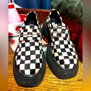Steve Madden Size 8.5 women’s checkered shoes